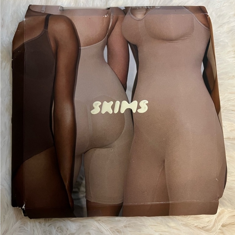 SKIMS FULL BODY Sculpting Bodysuit Size M